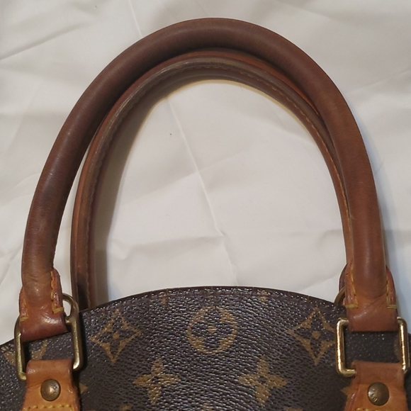 Louis Vuitton Ellipse Handbag - Picture 6 of 16